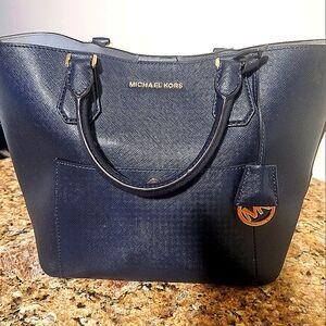 Michael Kors Bucket Bag